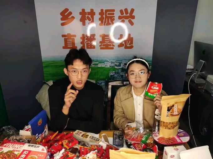 湘超开幕式童声领唱《歌唱祖国》湘超开幕式，童声领唱歌唱祖国，一曲点燃全场爱国热情！